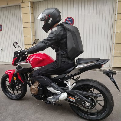 [Photo de moi sur la moto]