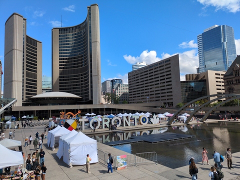 [Hôtel de Ville de Toronto]