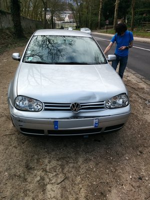 [La voiture enfoncée]