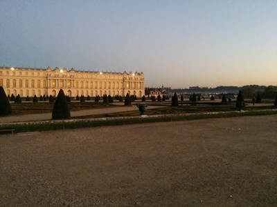 [Versailles au coucher du soleil: parterre sud]