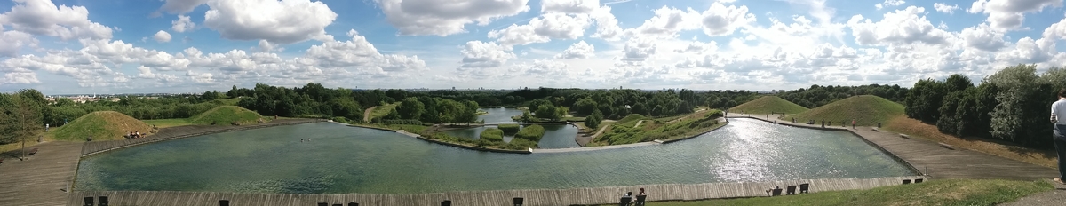 [Panorama du parc Georges Valbon]