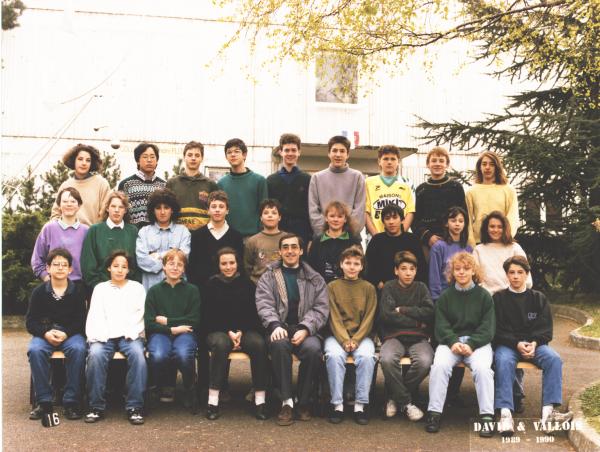 [Photographie de classe 1989–1990]